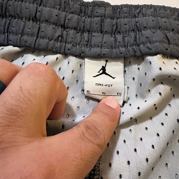 Jordan Men's extra large Black Patterned Shorts - Picture 6 of 8